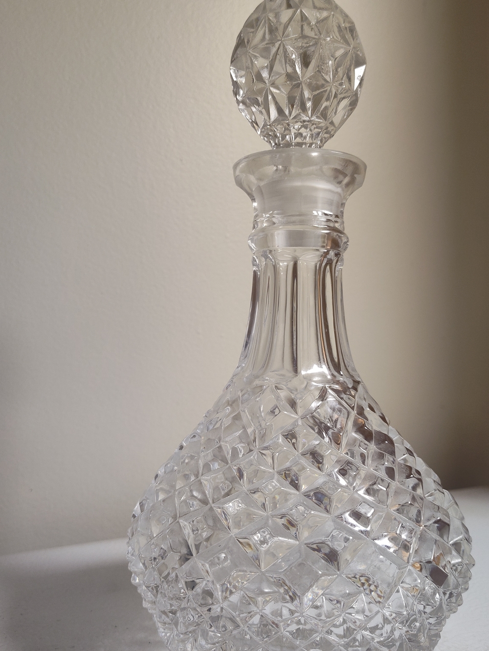Clear Crystal Diamond-Cut Glass Decanter with Faceted Stopper